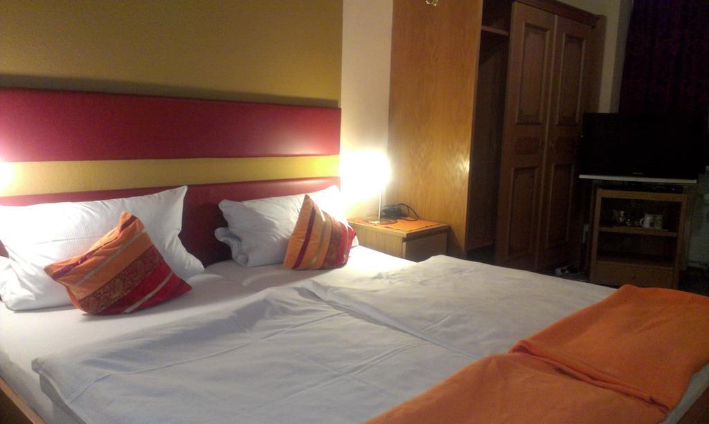 Hotel Zur Post Schonberg  Ruang foto