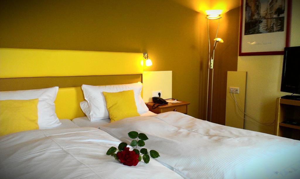 Hotel Zur Post Schonberg  Ruang foto