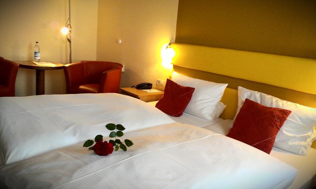 Hotel Zur Post Schonberg  Ruang foto