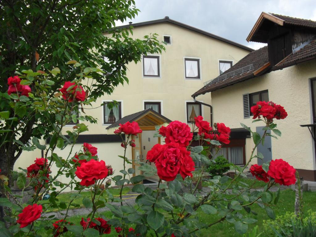 Hotel Zur Post Schonberg  Bagian luar foto
