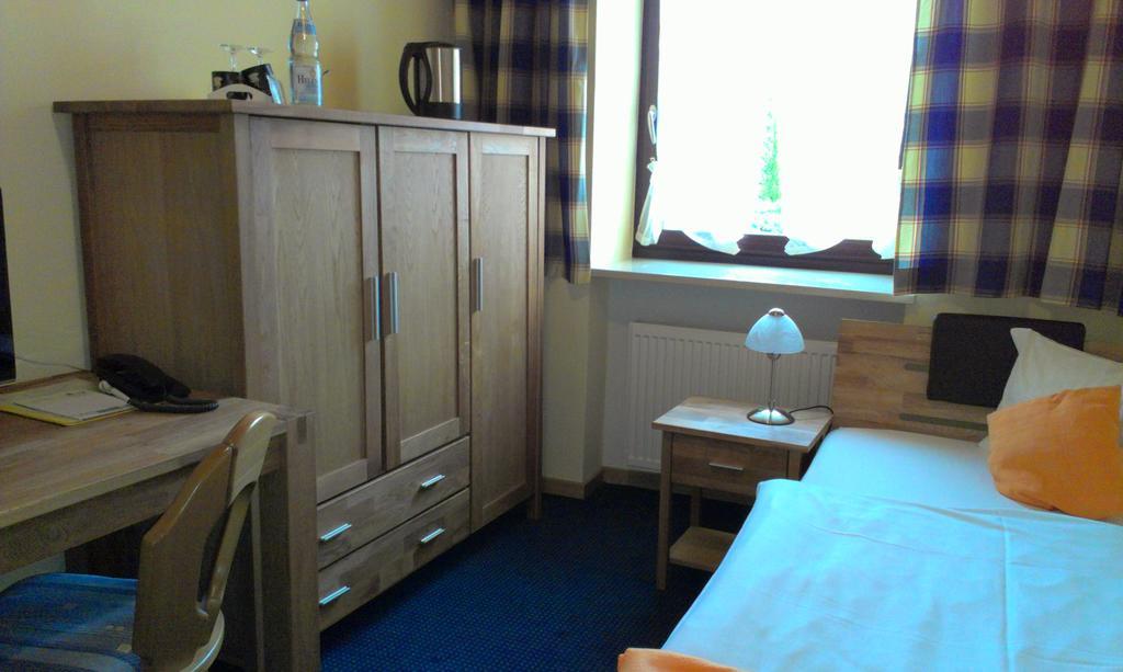 Hotel Zur Post Schonberg  Bagian luar foto