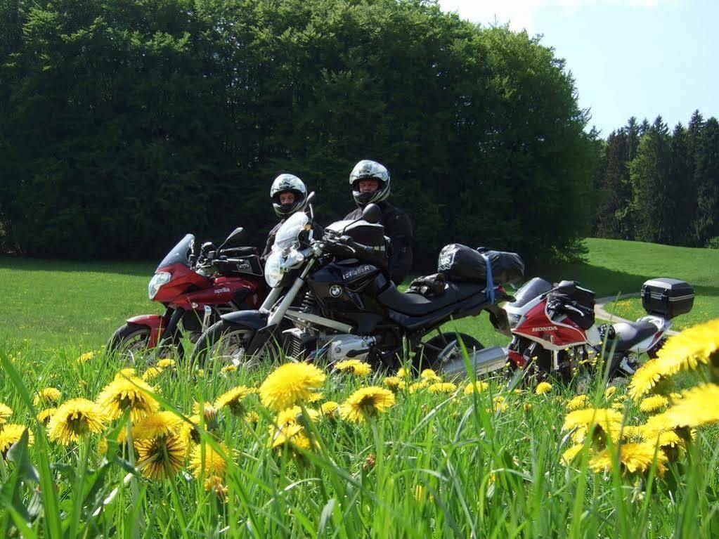 Hotel Zur Post Schonberg  Bagian luar foto